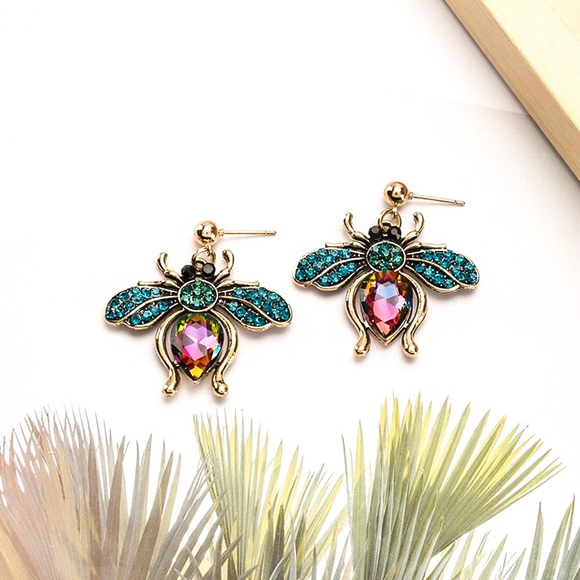 Any 2/$20! Gold Mystic Crystal Fly Earrings - Picture 5 of 9